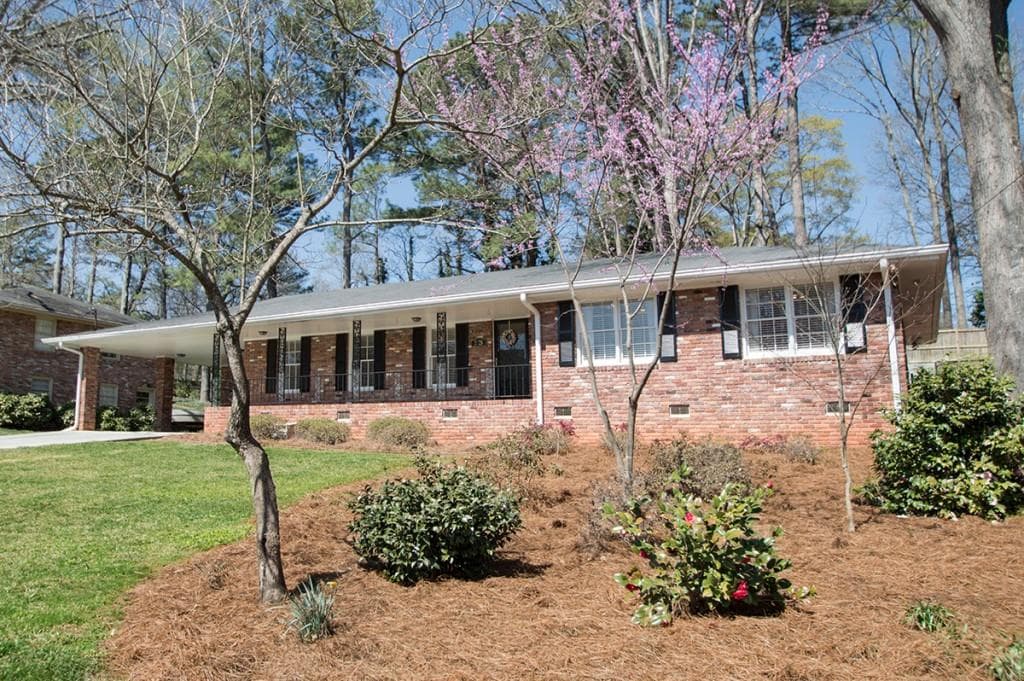 3 bedroom, 1,740 sq ft single family residence sold at 2728 Hunting Hill Lane, Decatur, GA 30033