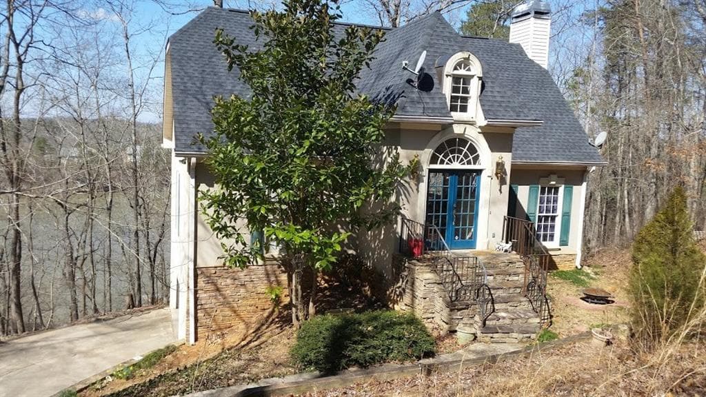 3 bedroom, 2,334 sq ft single family residence sold at 4215 CAGLE Road, Lula, GA 30554