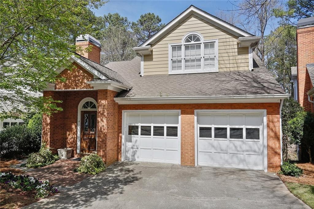 3 bedroom, 2,557 sq ft single family residence sold at 4 Bohler Mews, Atlanta, GA 30327