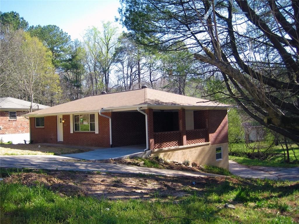 3 bedroom, 1,922 sq ft single family residence sold at 2013 Claude Street, Atlanta, GA 30318