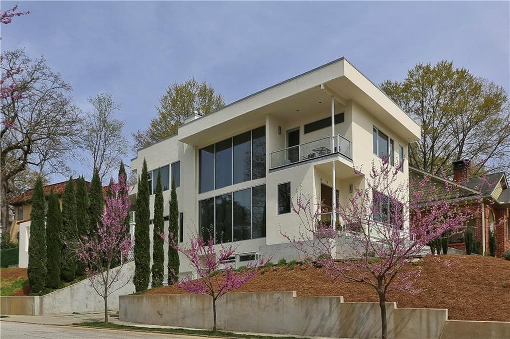 4 bedroom, 4,043 sq ft single family residence sold at 890 Courtenay Drive, Atlanta, GA 30306