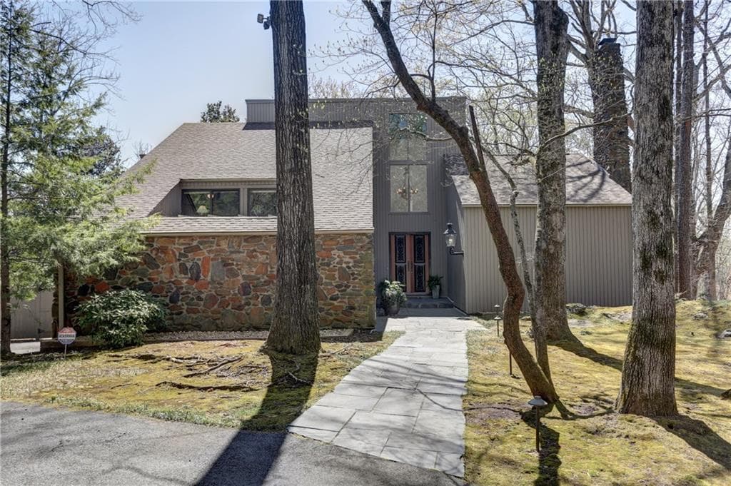 602 Chestnut Oak Court, Sandy Springs, GA 30327 — most recent listing photo