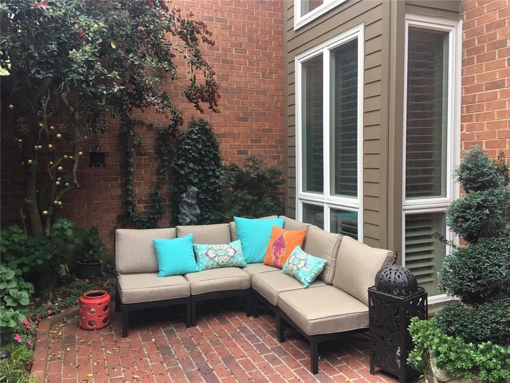 4 bedroom, 3,000 sq ft townhouse sold at 3 Willow Glen 3, Atlanta, GA 30342