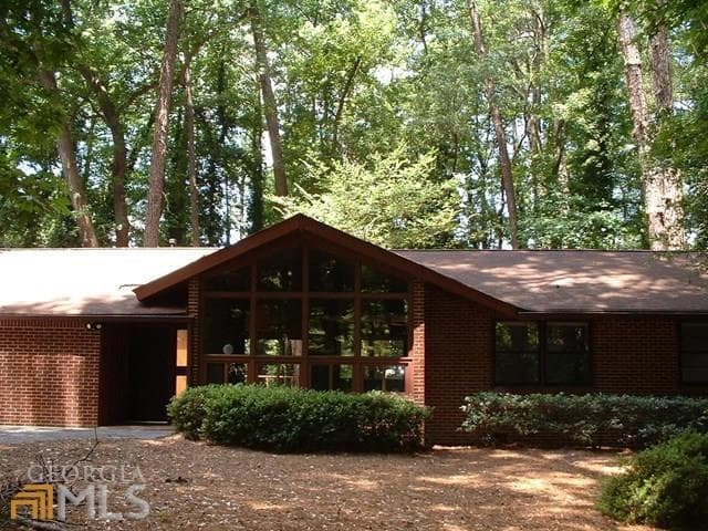 3 bedroom single family residence sold at 2070 Lenox Road, Atlanta, GA 30324