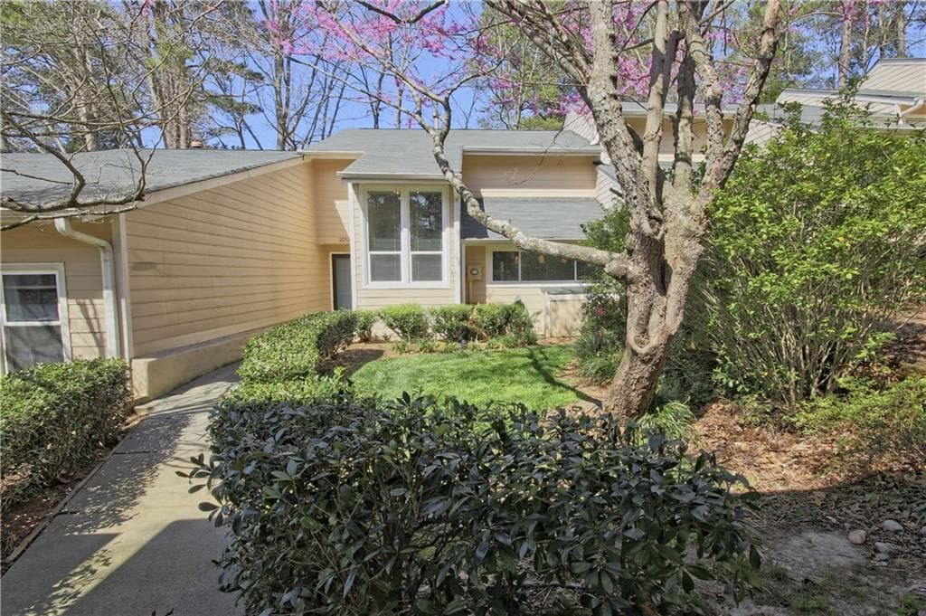2 bedroom, 1,386 sq ft townhouse sold at 2010 Variations Drive 2350, Atlanta, GA 30329