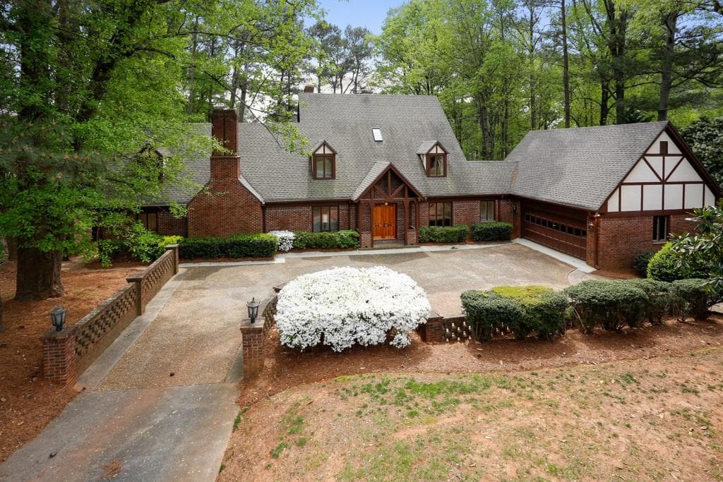 9000 Huntcliff Trace, Sandy Springs, GA 30350 — most recent listing photo