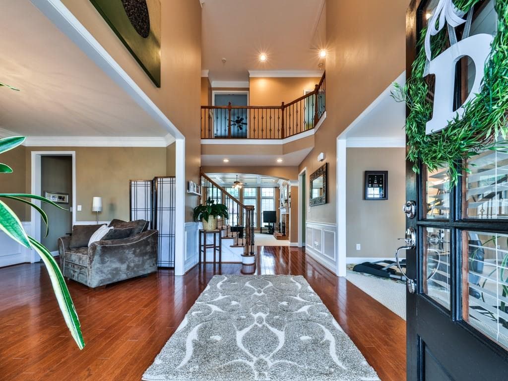 6 bedroom, 3,742 sq ft single family residence sold at 1083 Lakefield Walk, Marietta, GA 30064