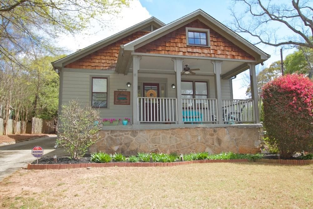 4 bedroom, 2,077 sq ft single family residence sold at 1242 Woodland Avenue, Atlanta, GA 30316