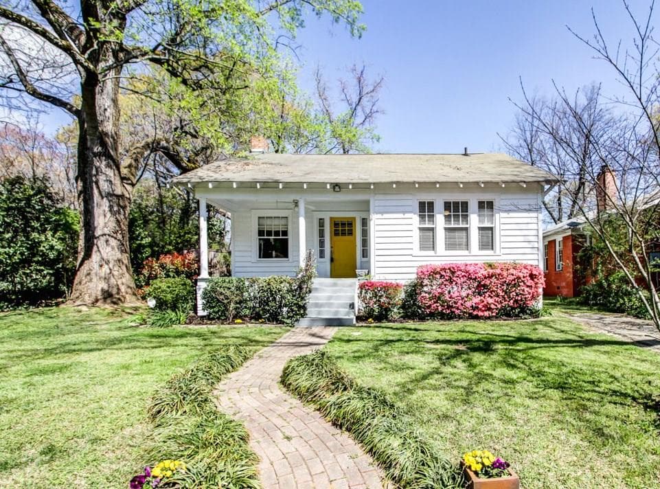 3 bedroom, 2,084 sq ft single family residence sold at 1142 Gracewood Avenue, Atlanta, GA 30316