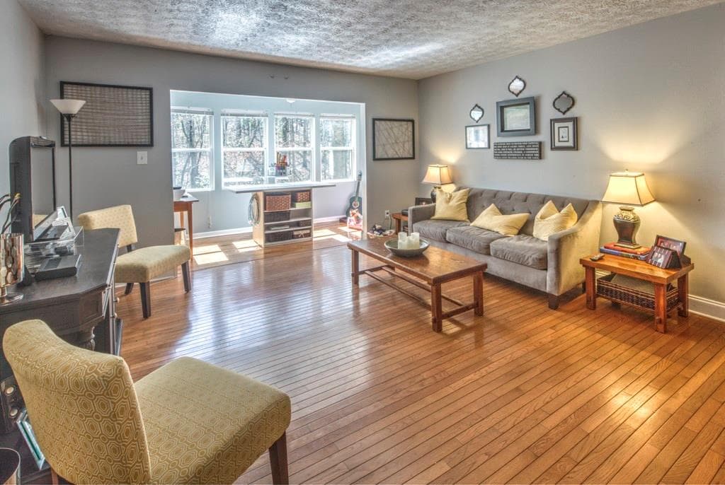 2 bedroom, 1,051 sq ft condominium sold at 5151 Roswell Road 2, Atlanta, GA 30342