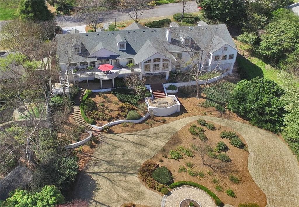 6 bedroom single family residence sold at 210 Little John Trail, Atlanta, GA 30309