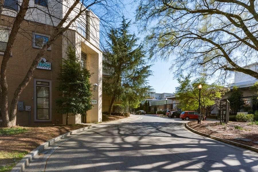 1 bedroom, 793 sq ft condominium sold at 821 Ralph Mcgill Boulevard 3131, Atlanta, GA 30306