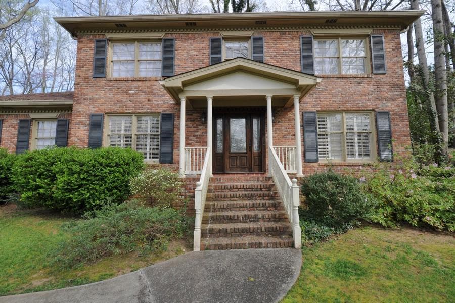 4 bedroom, 2,204 sq ft single family residence sold at 2440 Circlewood Road, Atlanta, GA 30345