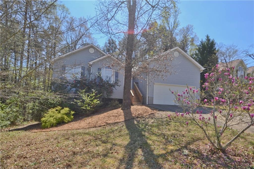 3 bedroom, 1,767 sq ft single family residence sold at 3065 Cove Crossing Drive, Lawrenceville, GA 30045