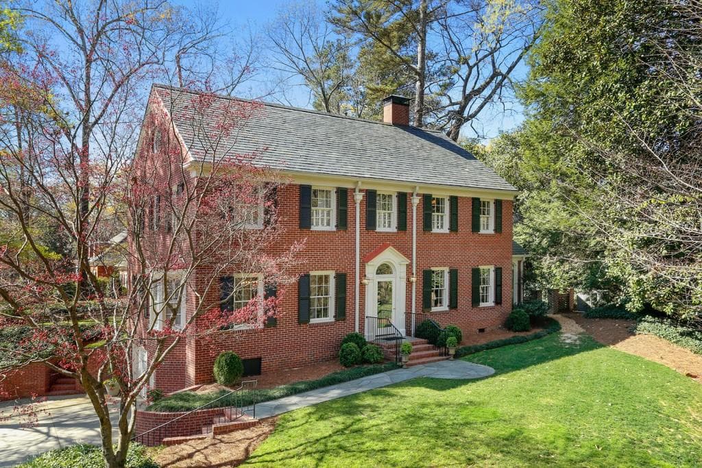 5 bedroom, 3,488 sq ft single family residence sold at 458 Argonne Drive, Atlanta, GA 30305