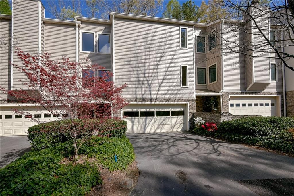 8 Basswood Circle, Sandy Springs, GA 30328 — most recent listing photo