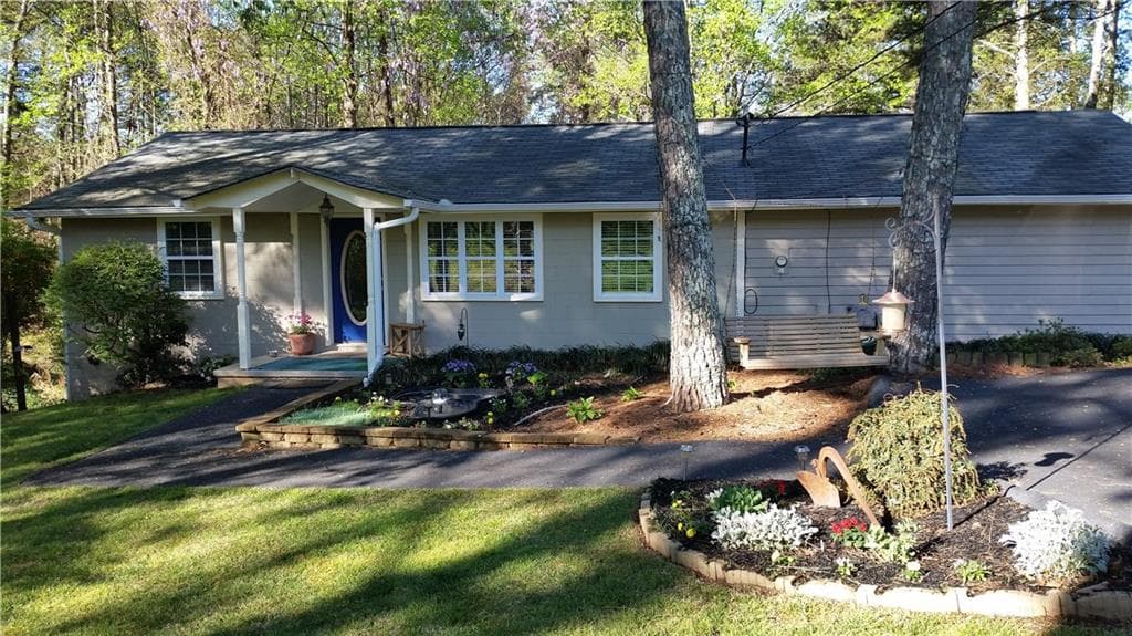 3 bedroom single family residence sold at 6568 Lanier Islands Parkway, Buford, GA 30518