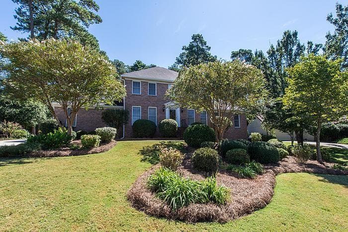 4 bedroom, 3,638 sq ft single family residence sold at 1720 Hickory Lake Drive, Snellville, GA 30078