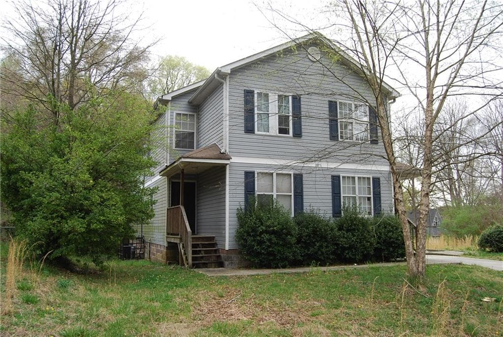 duplex sold at 1975 Hollywood Drive, Atlanta, GA 30318