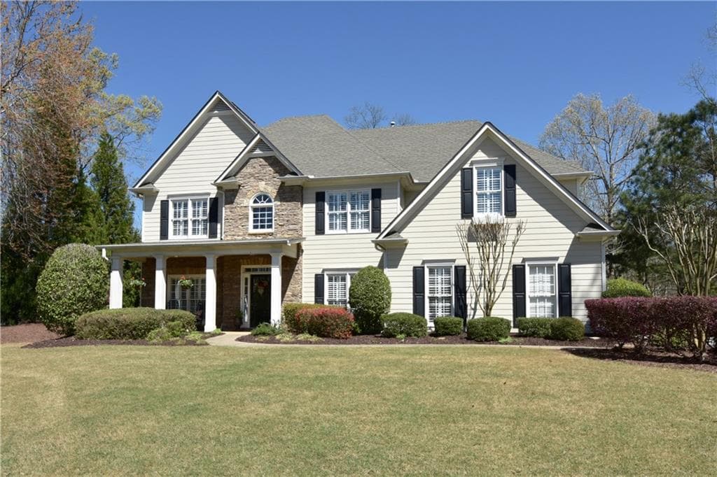 4 bedroom, 3,404 sq ft single family residence sold at 3260 New University Trail, Cumming, GA 30041