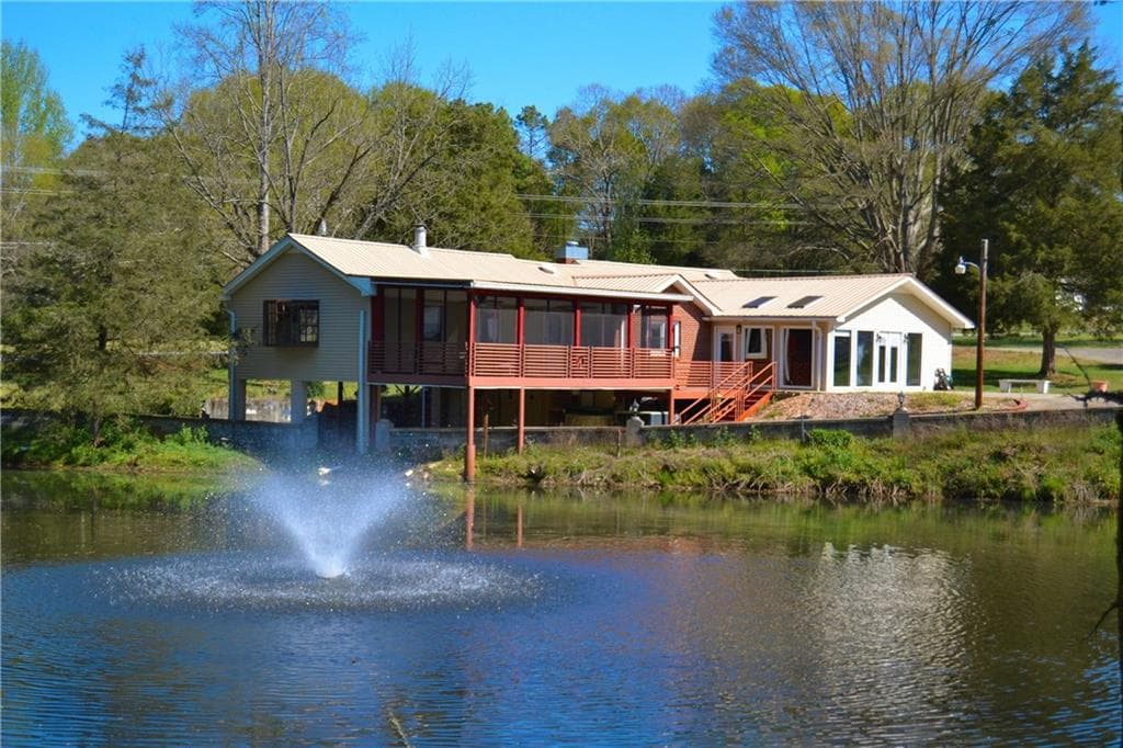 8471 Highway 59, Lavonia, GA 30553 — most recent listing photo