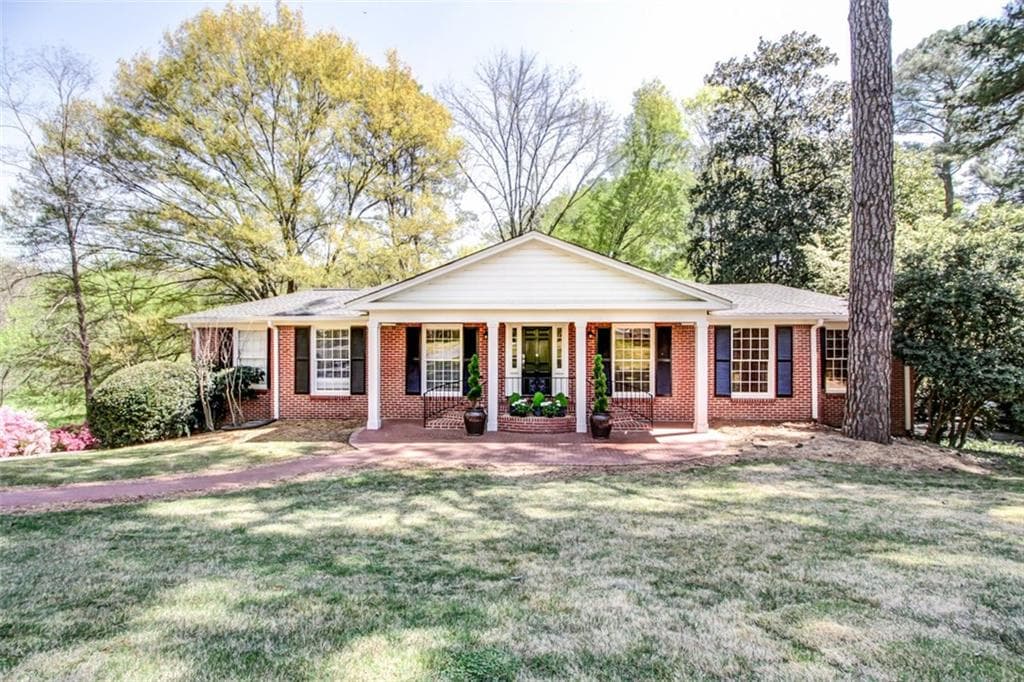 4 bedroom, 1,948 sq ft single family residence sold at 2487 Howell Mill Road, Atlanta, GA 30318
