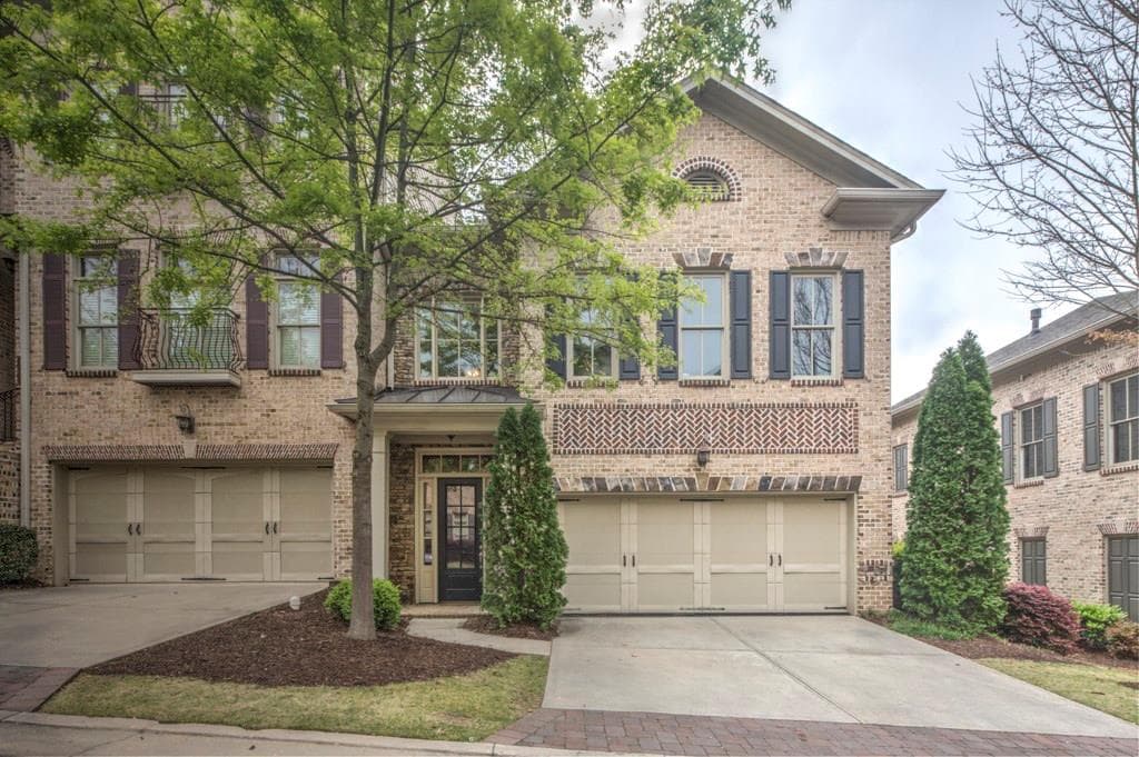 3 bedroom, 3,021 sq ft townhouse sold at 3061 Stone Gate Drive, Atlanta, GA 30324