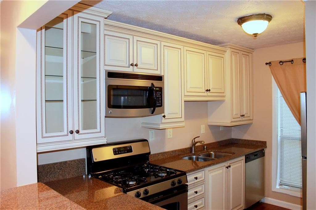 305 Woodcliff Drive, Sandy Springs, GA 30350 — most recent listing photo