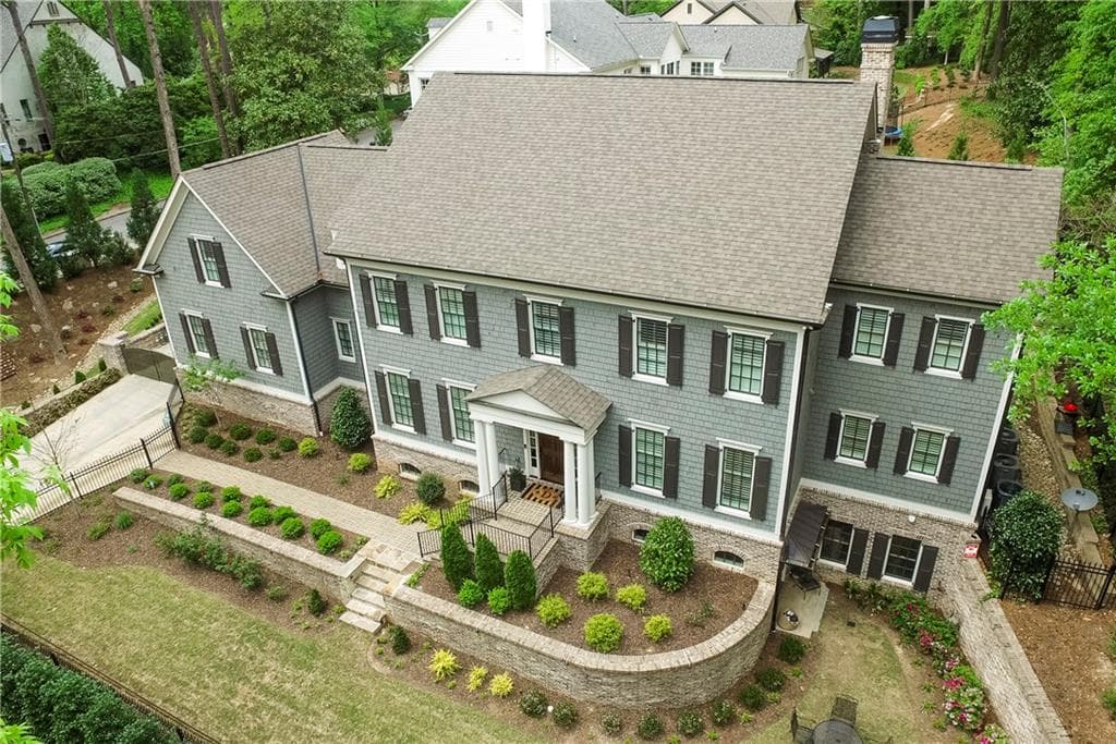 5 bedroom, 5,070 sq ft single family residence sold at 985 Dawn View Lane, Atlanta, GA 30327