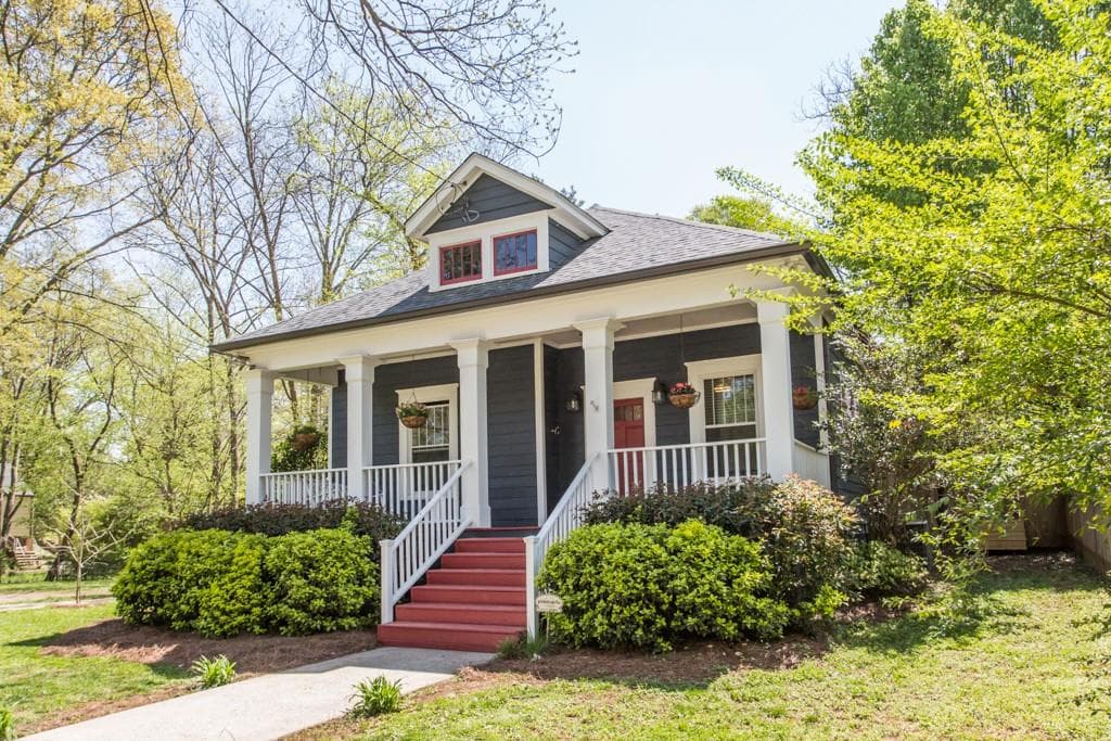 3 bedroom, 1,596 sq ft single family residence sold at 1526 Oakview Road, Decatur, GA 30030
