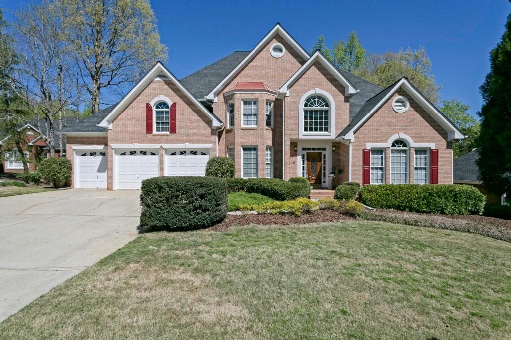 5 bedroom, 6,488 sq ft single family residence sold at 6316 Benbrooke Overlook, Acworth, GA 30101
