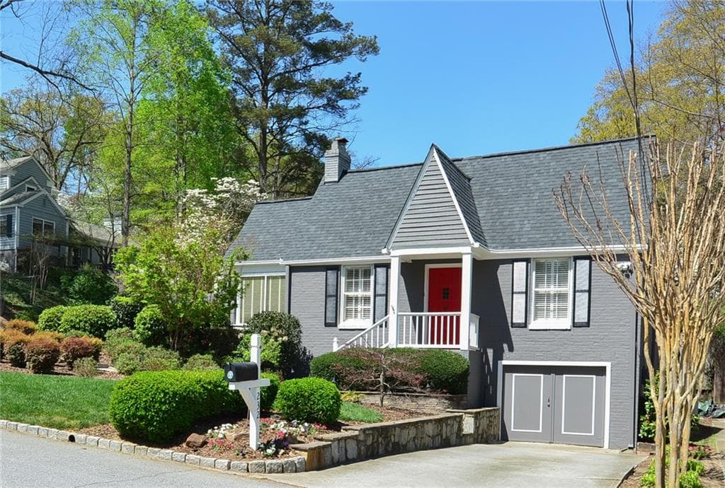 3 bedroom, 1,808 sq ft single family residence sold at 232 Springdale Drive, Atlanta, GA 30305