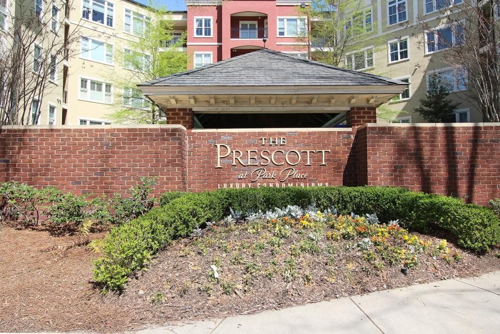 2 bedroom, 1,029 sq ft condominium sold at 11 Perimeter Center 1011, Atlanta, GA 30346