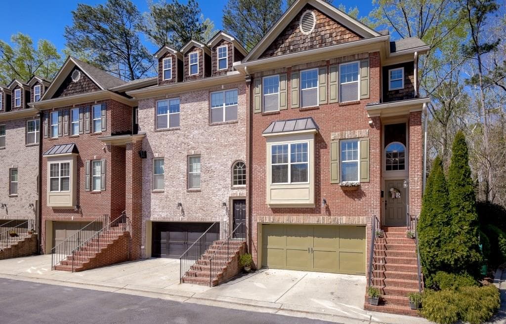 3 bedroom, 2,685 sq ft townhouse sold at 1550 Donaldson Park Drive, Brookhaven, GA 30319