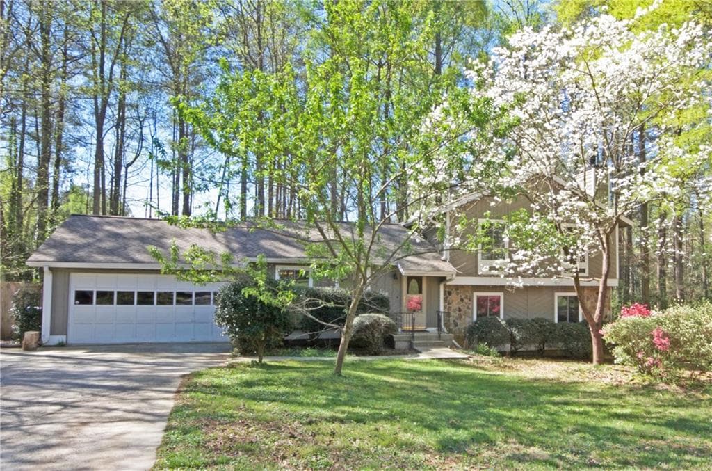 400 Longleaf Drive, Roswell, GA 30075 — most recent listing photo