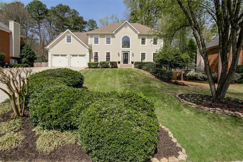 5 bedroom, 3,083 sq ft single family residence sold at 121 N Lakeside Drive, Kennesaw, GA 30144