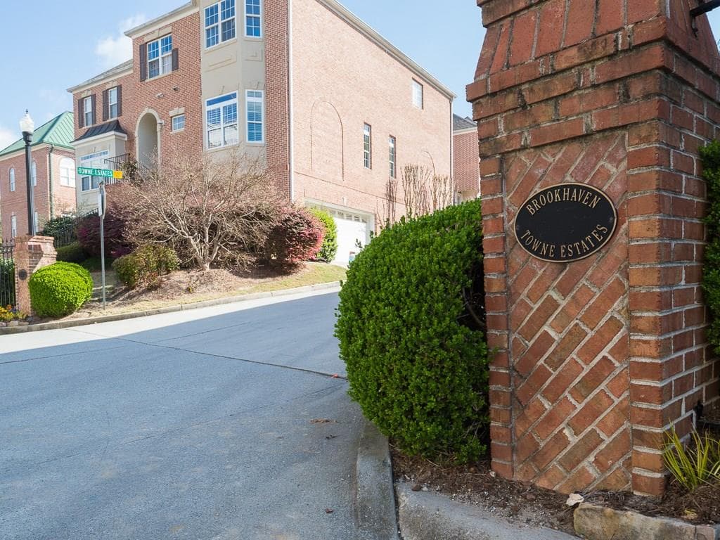 1395 Towne Estates Drive, Brookhaven, GA 30319 — most recent listing photo