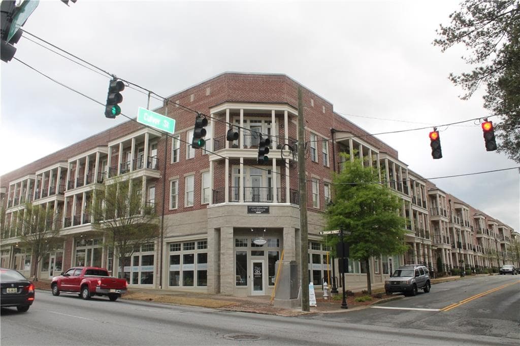 257 W Crogan Street 305, Lawrenceville, GA 30046 — most recent listing photo