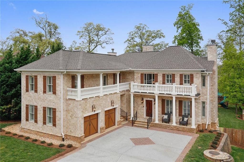 4 bedroom, 5,824 sq ft single family residence sold at 4026 Pineridge Road, Smyrna, GA 30080
