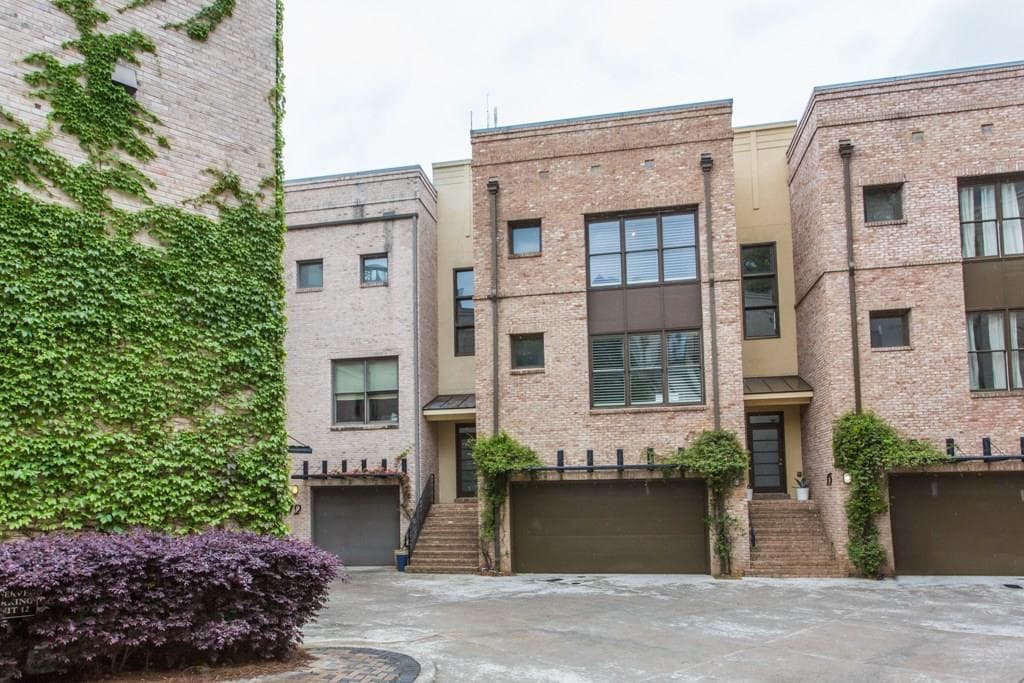 3 bedroom, 2,352 sq ft townhouse sold at 454 Hamilton Street 14, Atlanta, GA 30316