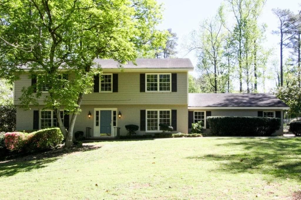 4 bedroom, 2,520 sq ft single family residence sold at 7369 Twin Branch Road, Atlanta, GA 30328