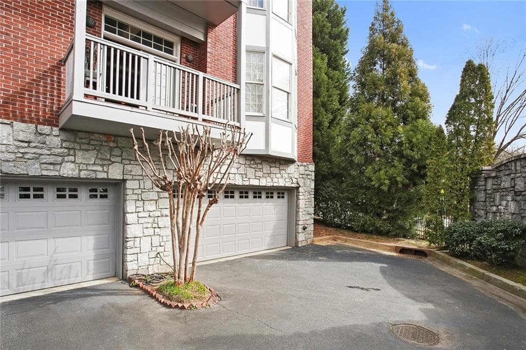2 bedroom, 1,331 sq ft condominium sold at 1164 PONCE DE LEON Avenue C1, Atlanta, GA 30306