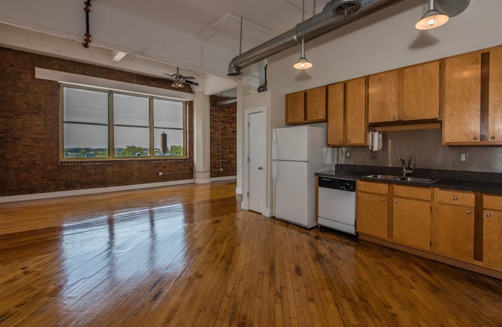 1 bedroom, 1,148 sq ft condominium sold at 87 Peachtree Street 409, Atlanta, GA 30303