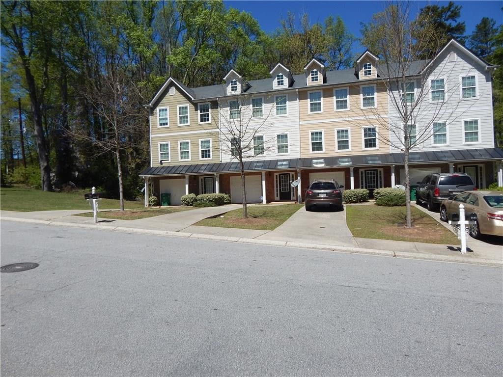 4 bedroom, 2,049 sq ft townhouse sold at 1701 Redan, Lithonia, GA 30058