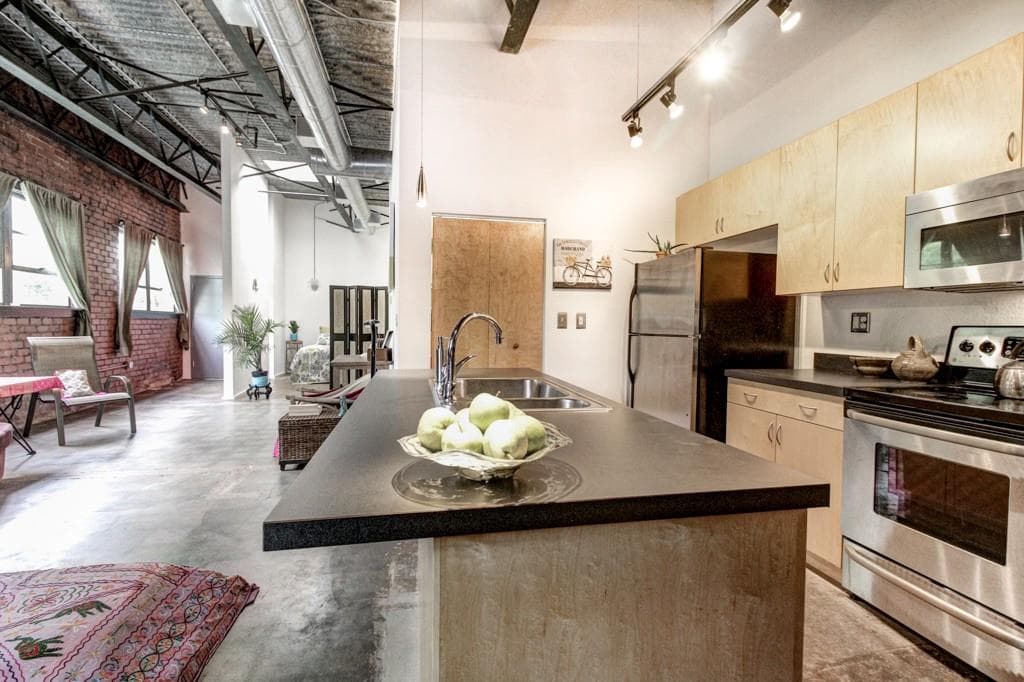 1 bedroom, 976 sq ft condominium sold at 195 Arizona Avenue 115, Atlanta, GA 30307