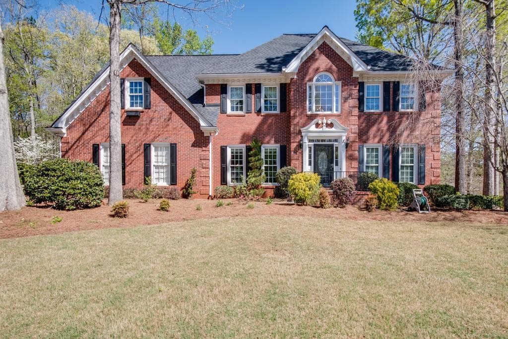5 bedroom, 4,330 sq ft single family residence sold at 1015 Presidents Lane, Lawrenceville, GA 30043