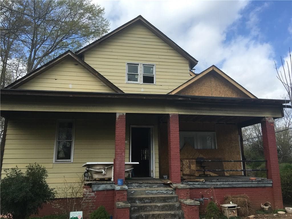 2 bedroom, 1,476 sq ft single family residence sold at 1419 Everhart Street, Atlanta, GA 30310