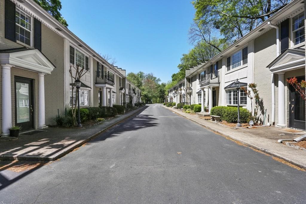1 bedroom, 574 sq ft condominium sold at 841 Frederica Street 23, Atlanta, GA 30306