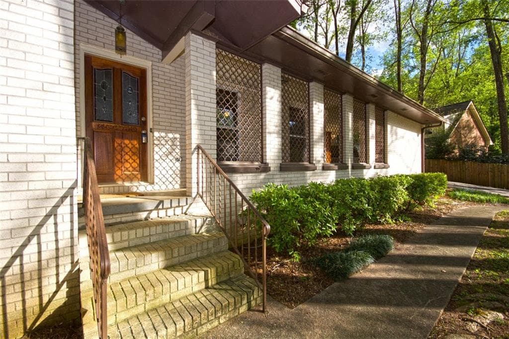 3 bedroom, 1,722 sq ft single family residence sold at 1261 Fork Creek Trail, Decatur, GA 30033