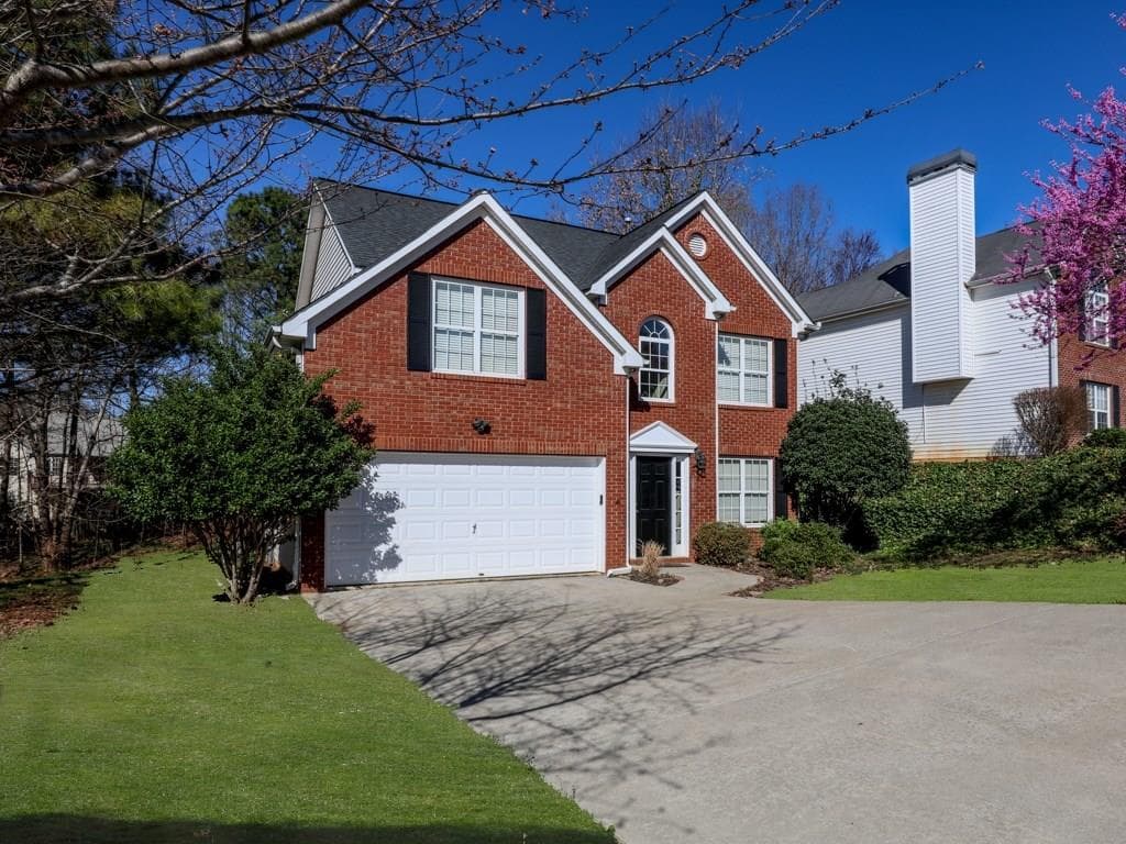 4 bedroom, 1,826 sq ft single family residence sold at 828 Eagle Glen Crossing, Woodstock, GA 30189